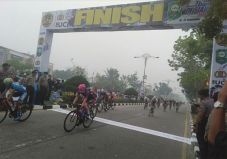 Terganggu Kabut Asap,...
