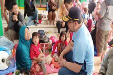 Dinsos DKI Dirikan Tenda...