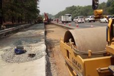 Ada Pengecoran Jalan...