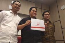 Ambil Alih Persis Solo,...