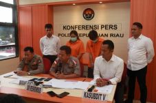 Polda Kepri Tangkap...