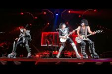 Band Kiss Siap Pensiun...