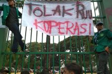 Dinilai Bermasalah,...
