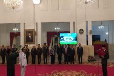 Presiden Jokowi Lantik...