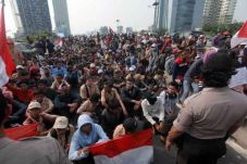 Demo di DPR, Ratusan...