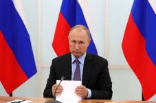 Putin: Senjata Nuklir...