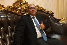 Donny Pur, Pengusaha...