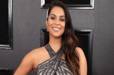 Lilly Singh, Wanita...