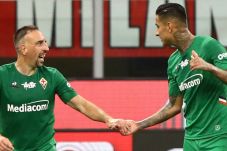 Fiorentina Sukses Permalukan...