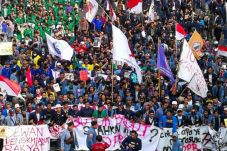 Soal Permadi Cs, Golkar...