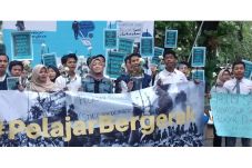 Dukung Tuntutan Mahasiswa,...