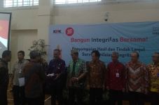 KPK Luncurkan Hasil...