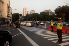 Lalin di Sekitar Gedung...