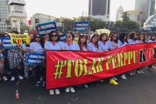 Elemen Masyarakat Desak...