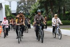 Hari Batik Nasional,...