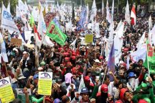 Demo Super Damai Kalangan...
