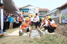 Jadi Pusat Kajian Islam,...