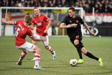 Ditahan Alkmaar, United...