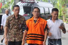 Mantan Bupati Cirebon...