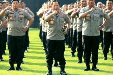 Lewat Video, Kapolri...