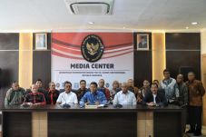 Wiranto Minta Maaf Pada...