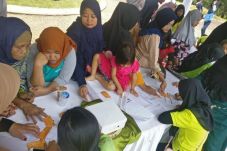 Ratusan Warga Babakan...