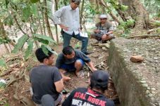 Melihat Bangunan Pertahanan...