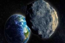 Asteroid Dekati Bumi,...