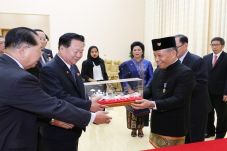Serahkan Surat Kepercayaan,...