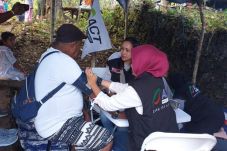 Korban Gempa Ambon Keluhkan...