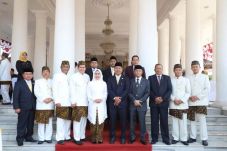 Bupati Ratu Tatu Chasanah...
