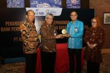 Penetrasi Bisnis, bank...