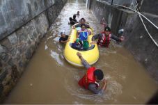 Jelang Musim Hujan,...