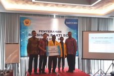 40 Mahasiswa Universitas...