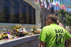 17 Tahun Bom Bali I,...