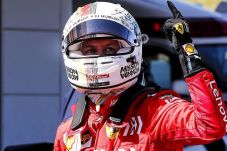 Sebastian Vettel Raih...