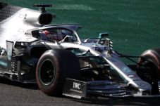 Mercedes Juara Dunia...