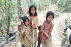 Bocah Suku Anak Dalam...