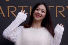 Sulli f(x) Bunuh Diri,...