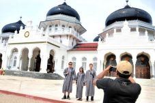 Kemenpar dan MUI Kembangkan...
