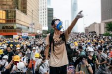 Warga Hong Kong Dinominasikan...