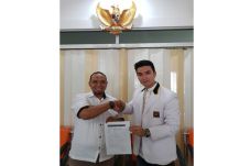 Ingin Jadi Bupati, Artis...