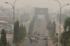 Kabut Asap Semakin Pekat,...