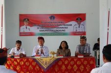 Bupati Suwirta Buka...