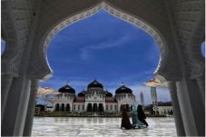 Dukung Wisata Halal,...