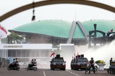 Unjuk Rasa saat Pelantikan...