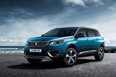 Mobil SUV Peugeot Bertabur...