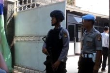 KPK Geledah Rumah Bupati...