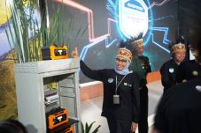 PLN Berkomitmen Terangi...