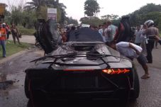 Mobil Mewah Lamborghini...